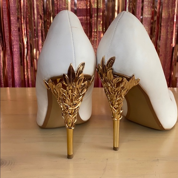 Shoe Dazzle Shoes - White heels SOLD!!!!